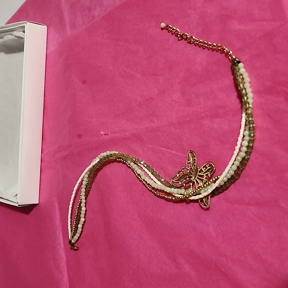 GIRLS NECKLACE WITH A  FILIGREE  BUTTERFLY 🦋  PENDANT. - Picture 4 of 4